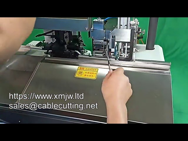 Mesin Crimping dan Stripping Kawat Automatik Sepenuhnya