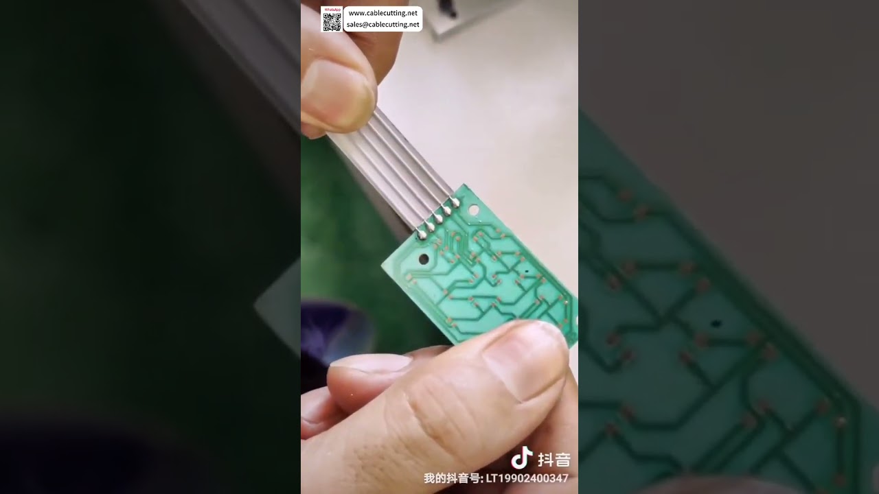 Mesin Pateri Kabel Ribbon ke PCB 700 Pcs/Jam Output Pantas dengan Sambungan Pateri Sempurna